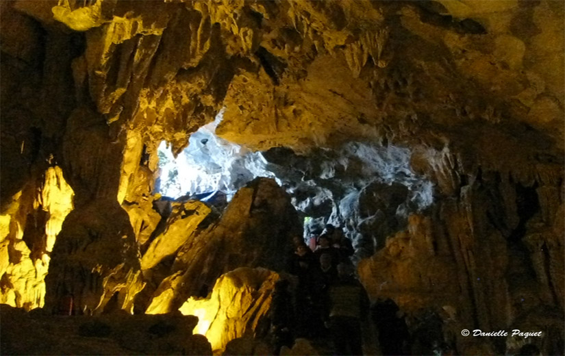 grotte-lumiere-faconne-mer-chemin-spiritualite-quebec-montreal
