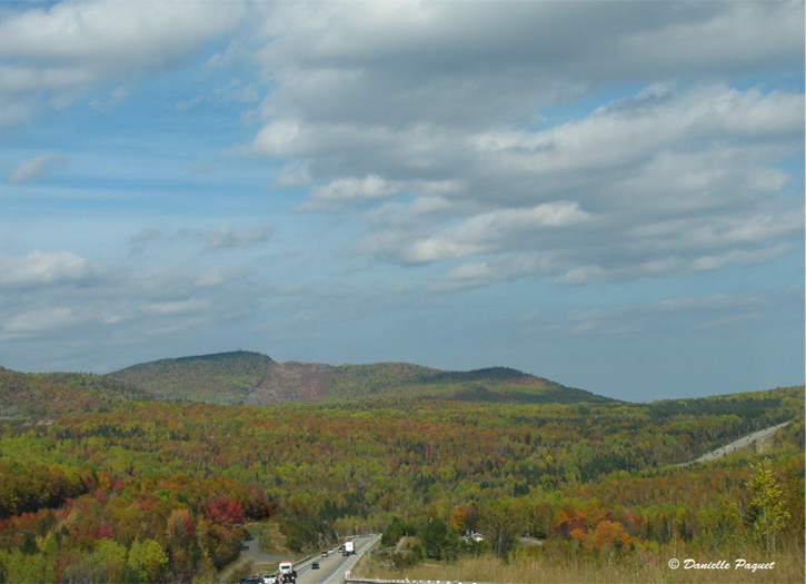paysage-de-charlevoix-grandiose-automne-panorama-quebec-montreal